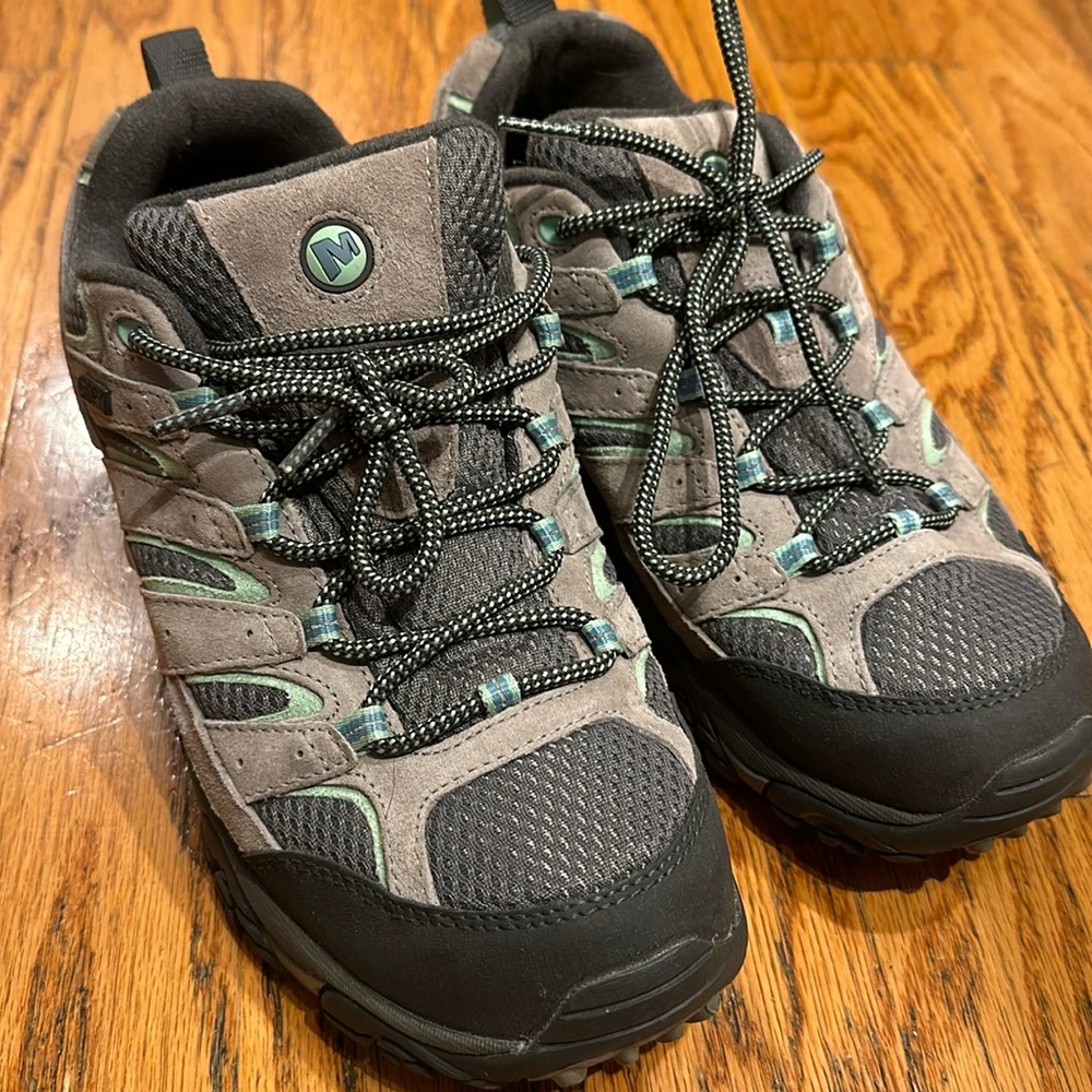 Merrell Womens Hiking Shoes Low Waterproof Vibram Model J06028W Size 10W wide